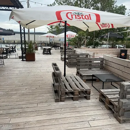 Glamping Dok52 * Brugge